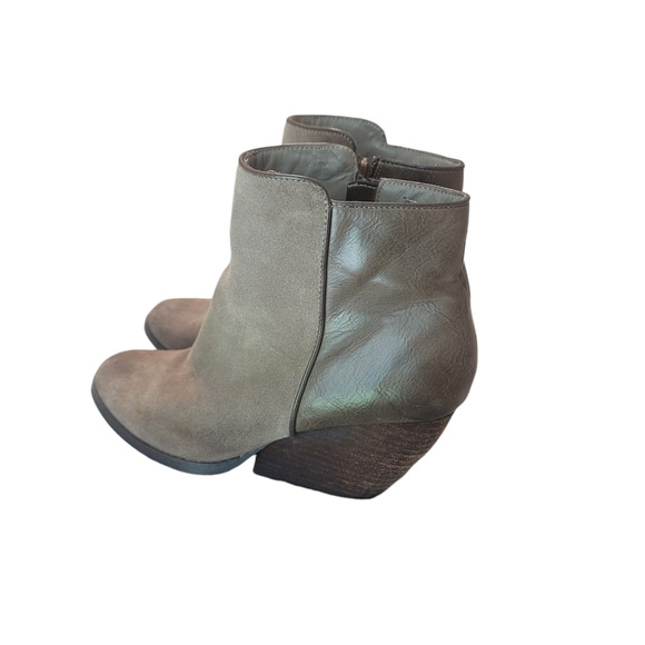 Very Volatile Los Angeles Whitby Suede/Leather Ankle Bootie Women's Size 8.5 - Picture 5 of 11